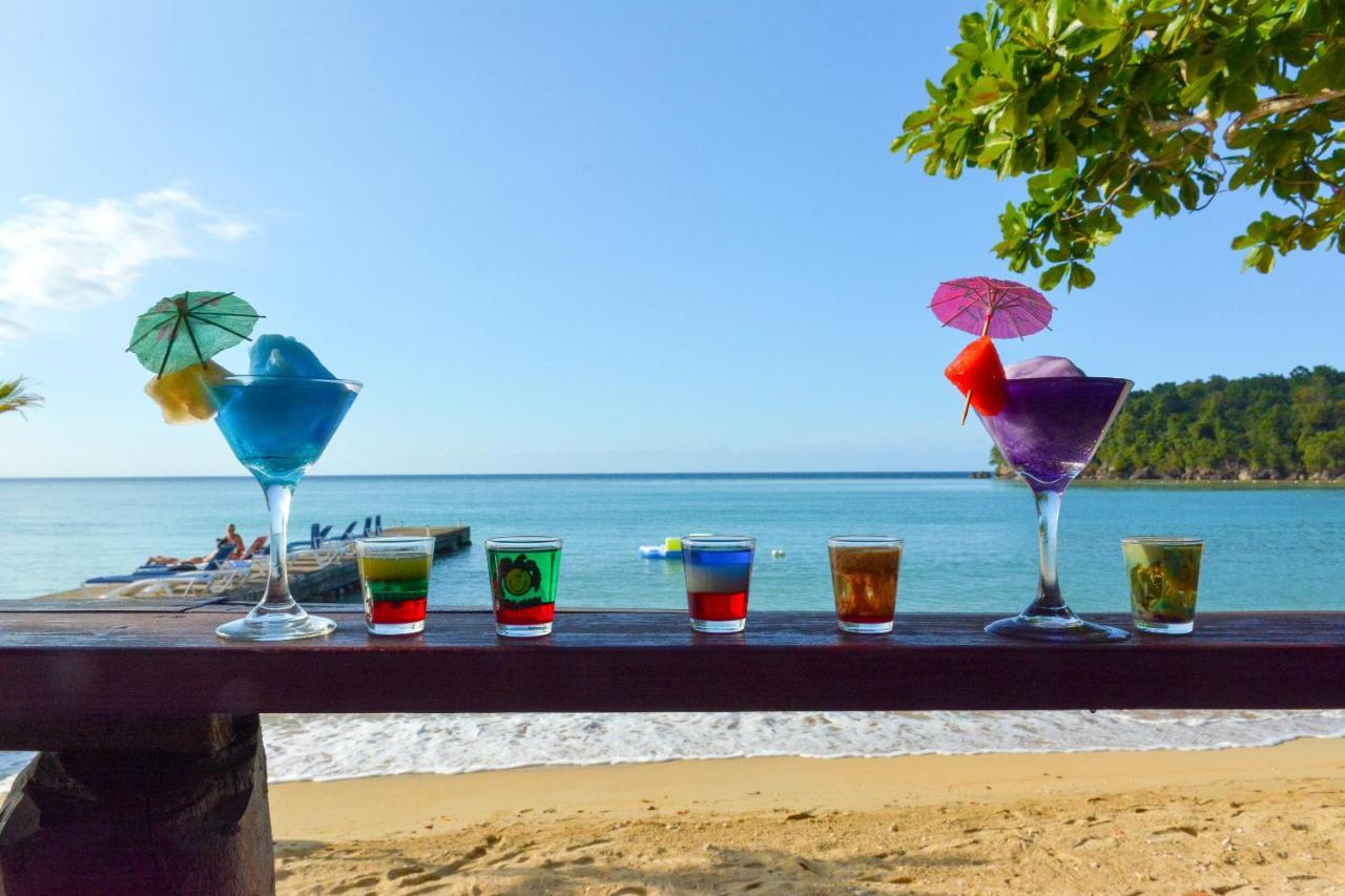 אוצ'ו ריוס Kaz Kreol Beach Hotel מראה חיצוני תמונה