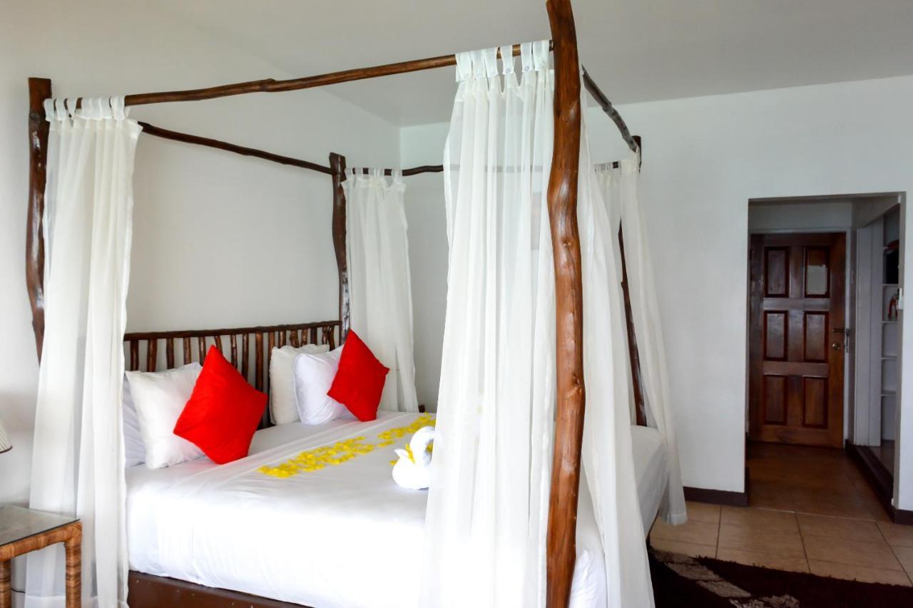 אוצ'ו ריוס Kaz Kreol Beach Hotel מראה חיצוני תמונה