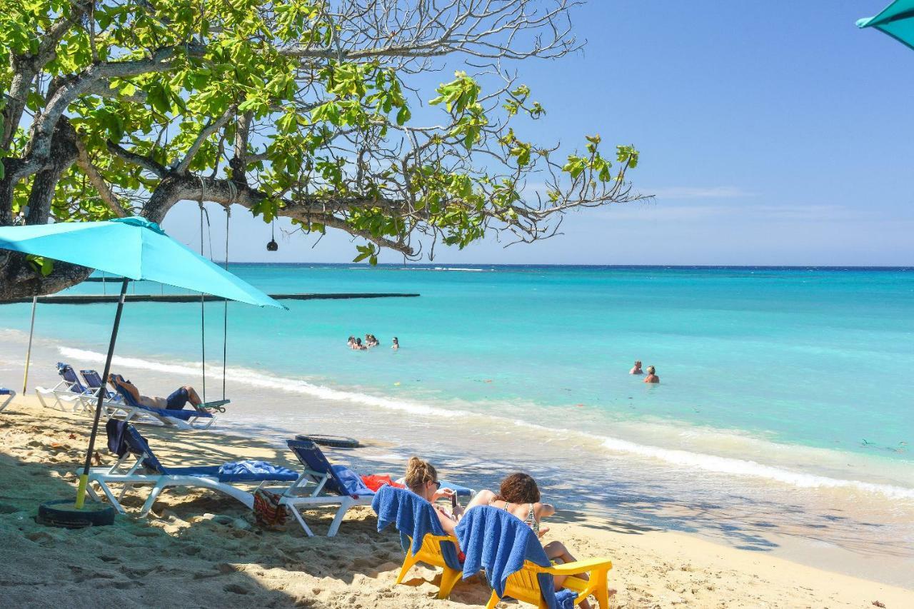 אוצ'ו ריוס Kaz Kreol Beach Hotel מראה חיצוני תמונה